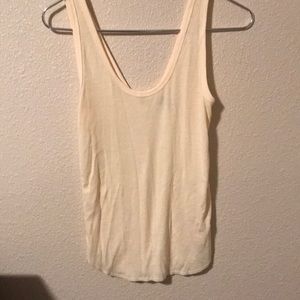 Light yellow tank